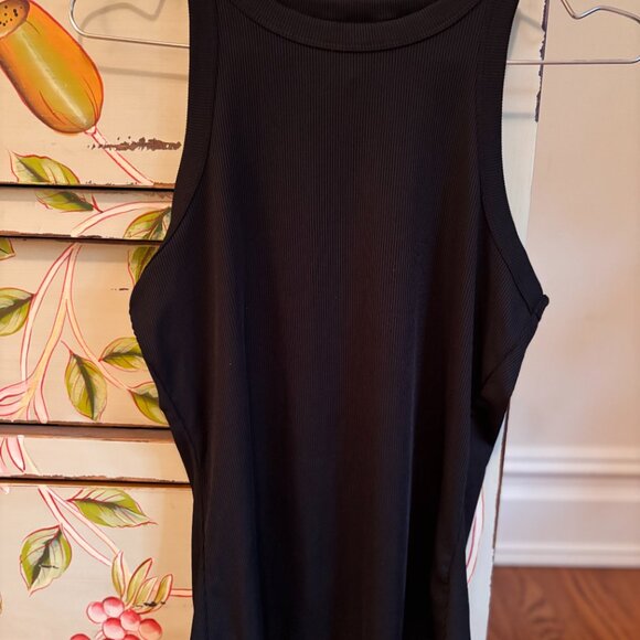 Black Rib Knit Tank Top by Chic me Size Large - Picture 2 of 3